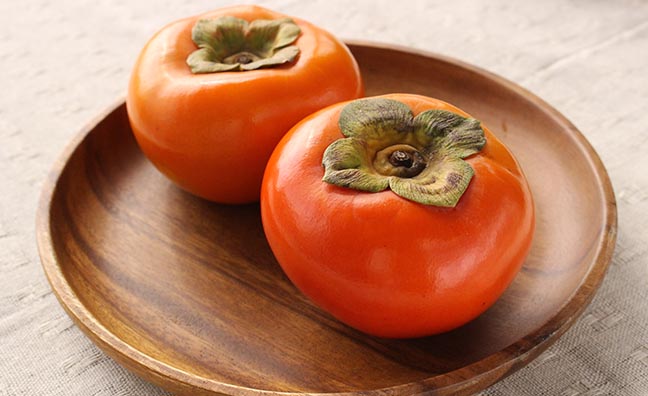 美味しい柿にはビタミンや栄養もたっぷり!柿の栄養をまるかじり!体にも嬉しい効果がいっぱいです。